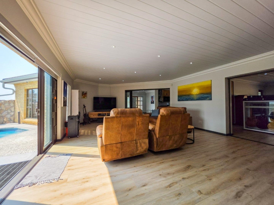 3 Bedroom Property for Sale in Stilbaai Wes Western Cape
